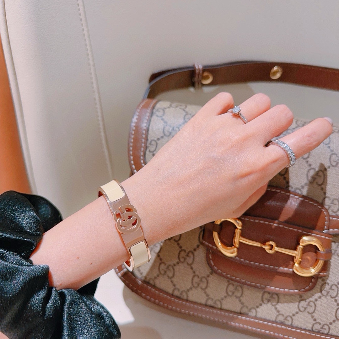 Gucci luxury item 8