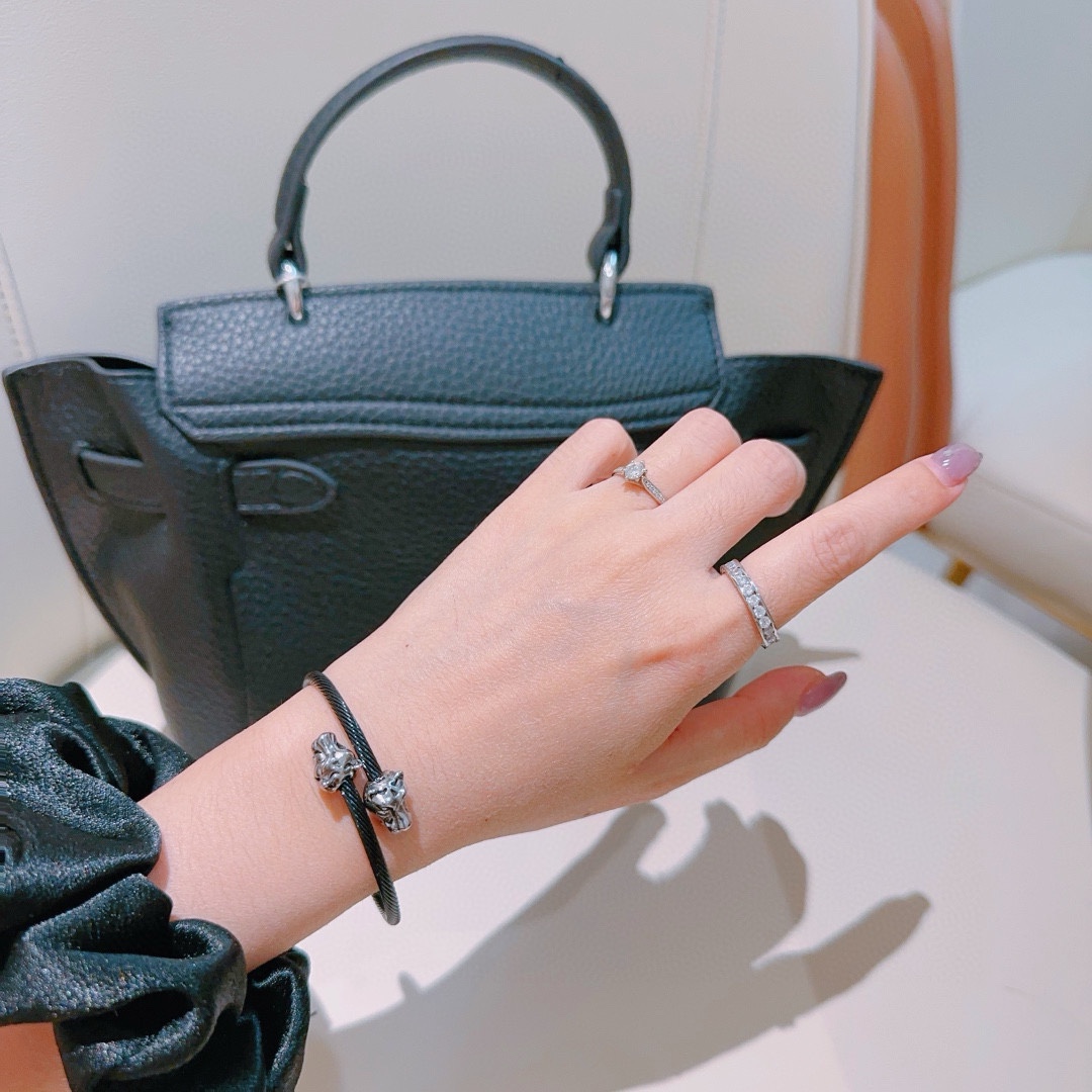 Gucci luxury item 3