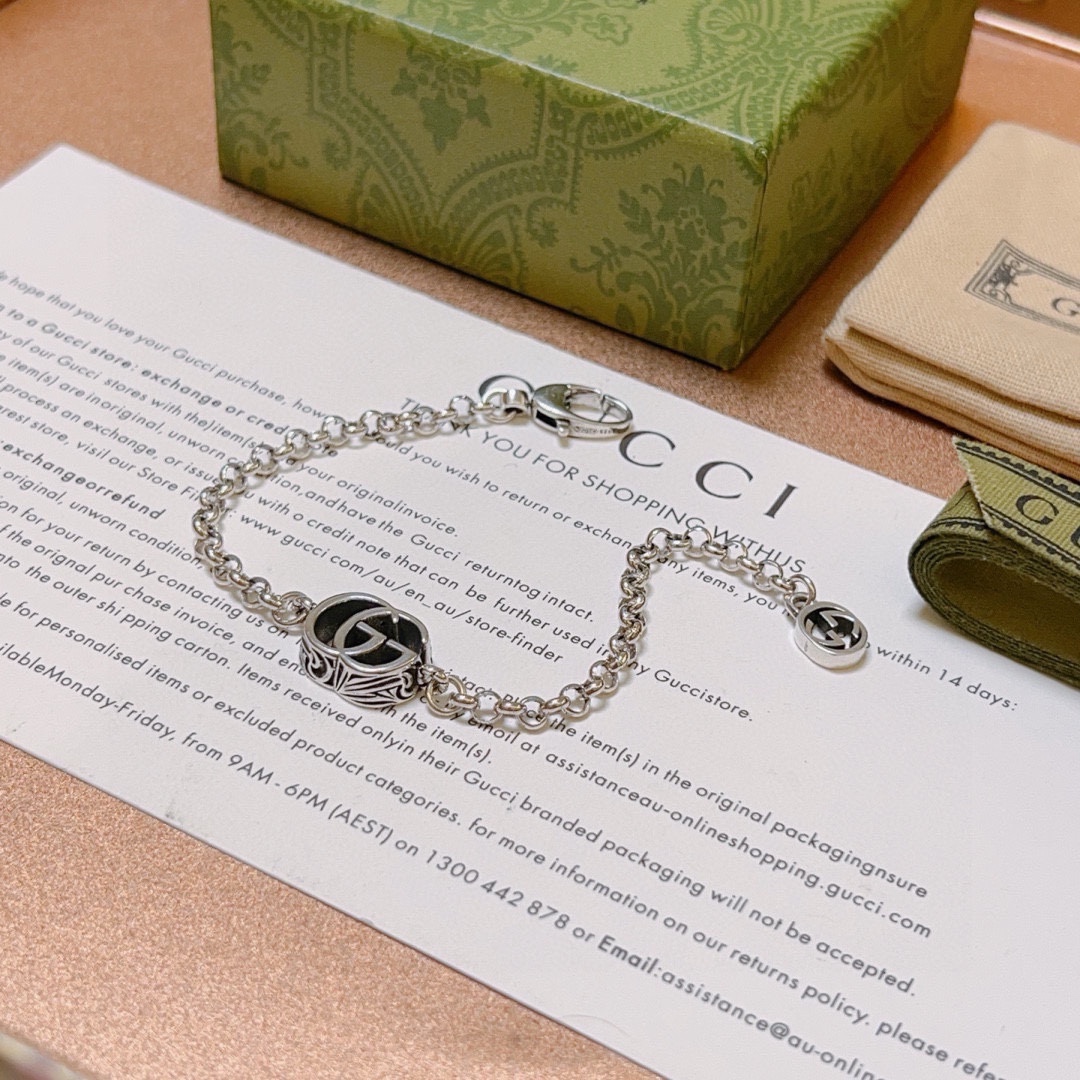Gucci luxury bracelet 2