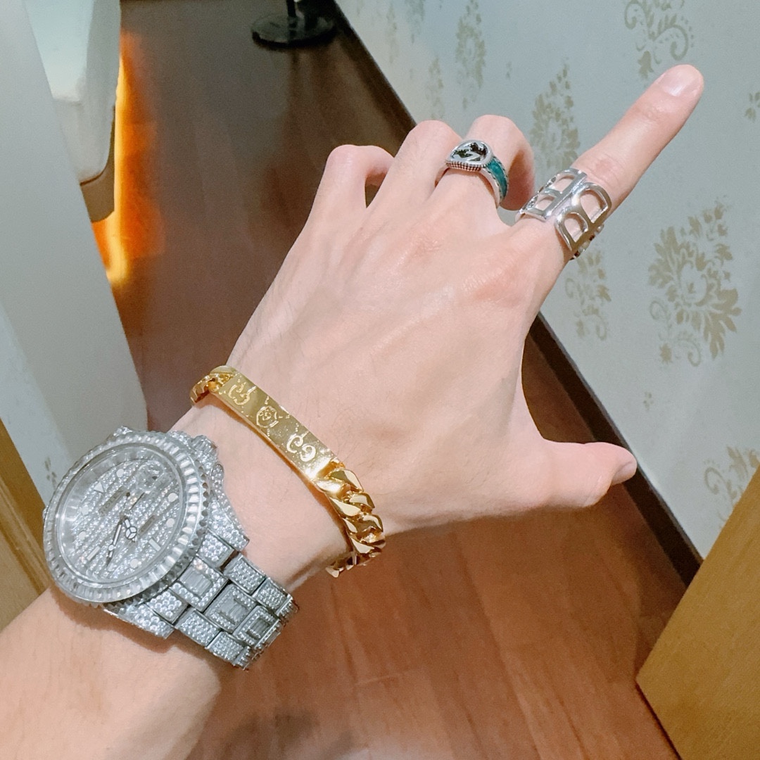 Gucci luxury bracelet 9