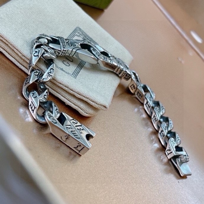 Gucci luxury bracelet 4