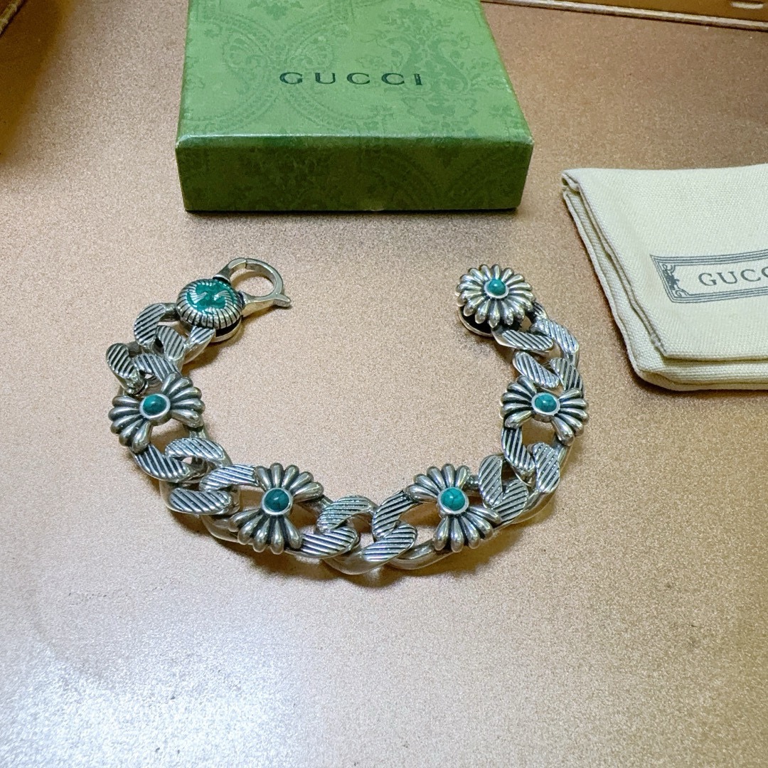 Gucci luxury bracelet 4