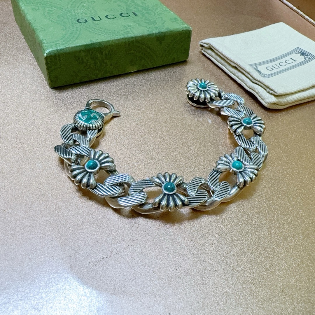 Gucci luxury bracelet 7
