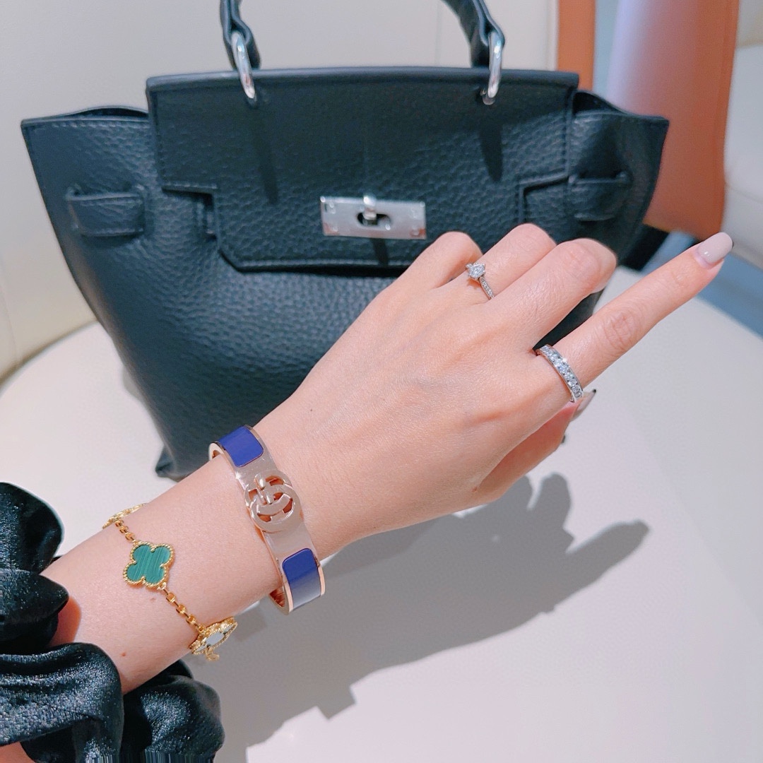 Gucci luxury item 2