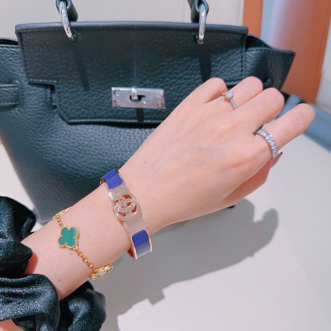 Gucci luxury item 8