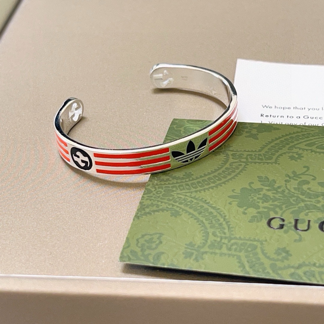 Look for our exclusive widened and thickened **Gucci** bracelet - Jewelry