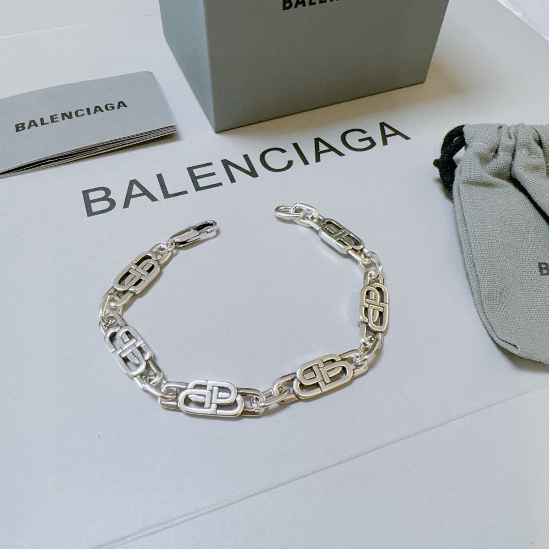 Balenciaga luxury bracelet 8
