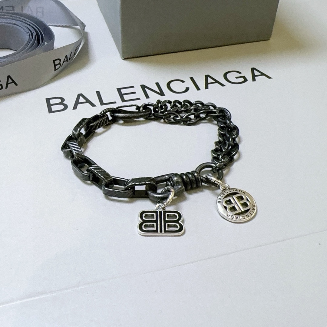 货🔹🔹新品 巴黎世家 Balenciaga手链🔹巴黎世家手链 男士款 设计独特 前卫 男女必备 4