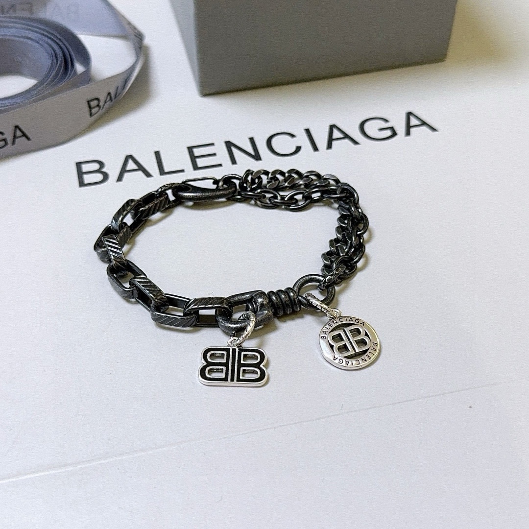 货🔹🔹新品 巴黎世家 Balenciaga手链🔹巴黎世家手链 男士款 设计独特 前卫 男女必备 7