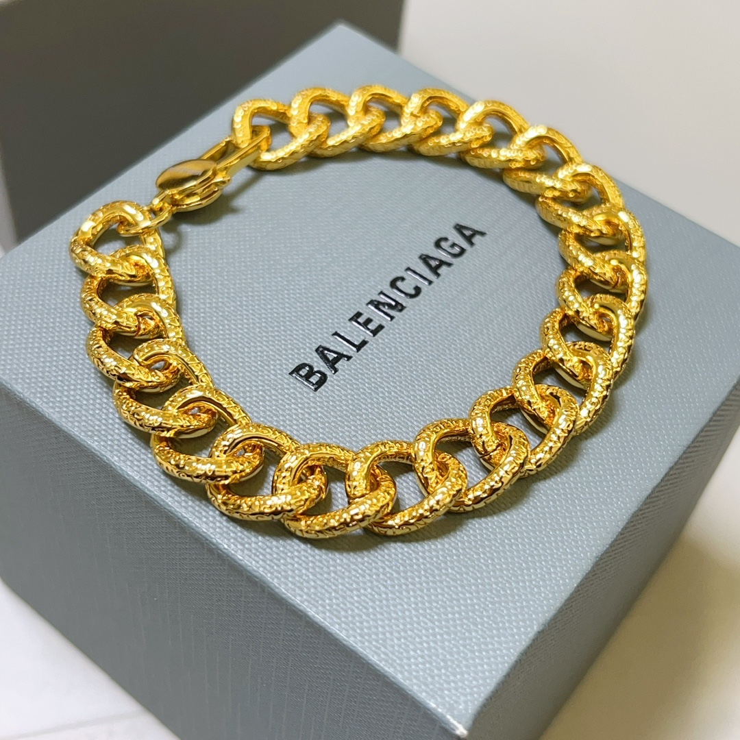 Balenciaga luxury bracelet 9