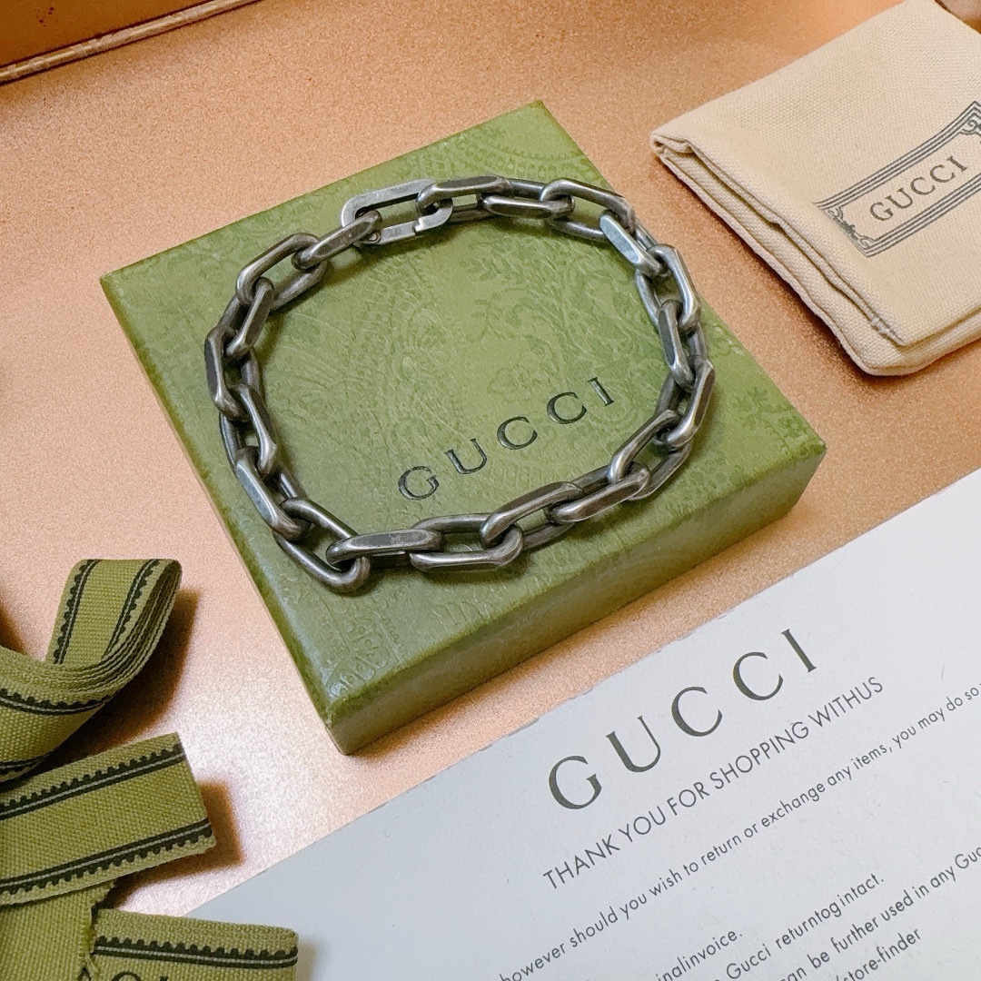 古驰推荐款2025最新古驰手链出炉🌼 Gucci古驰手链最新款的经典款 精致无论款式 质感 都是绝对的顶尖feel 只要看一眼就懂了 logo 3