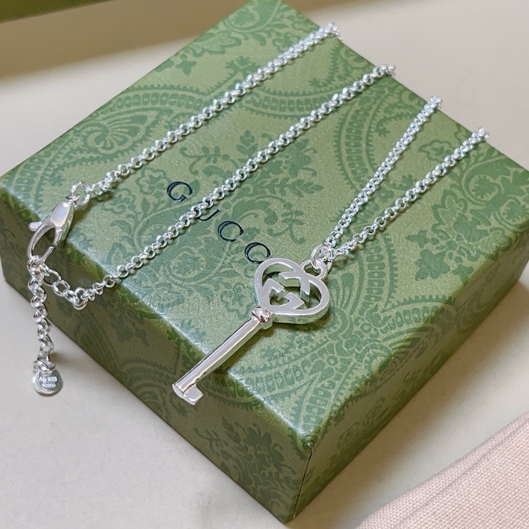 Gucci luxury necklace 9