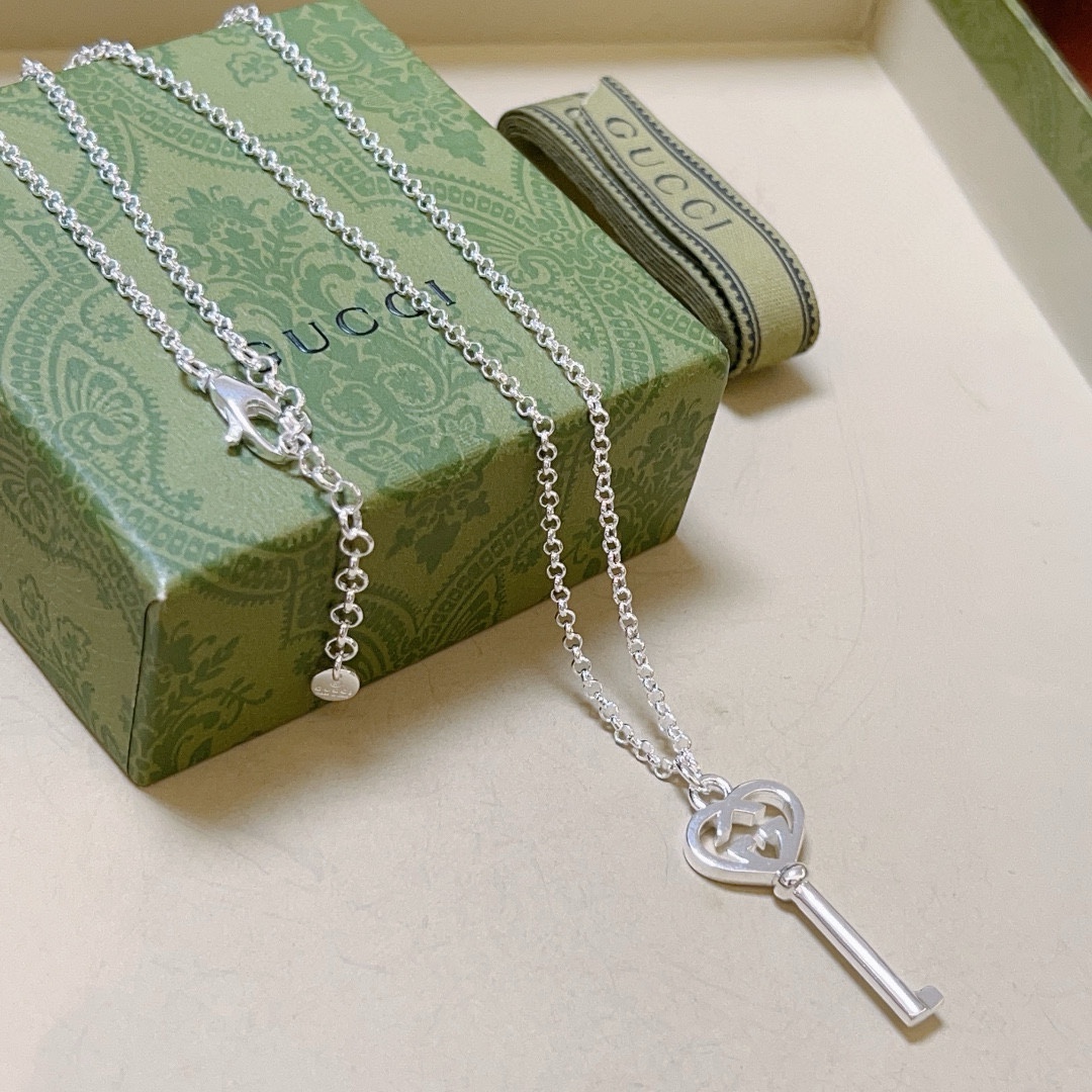 Gucci luxury necklace 4