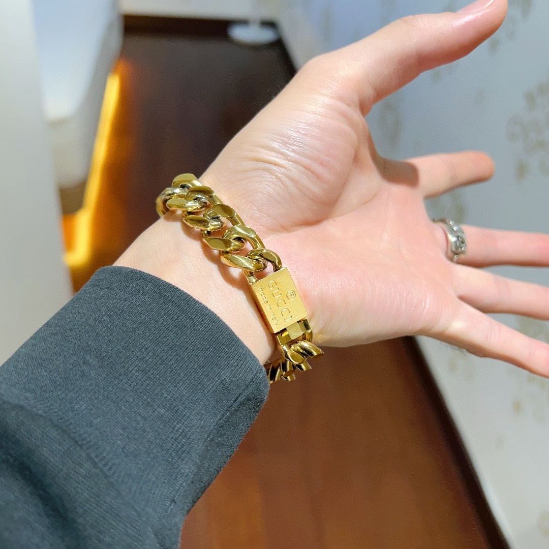 Gucci luxury bracelet 8