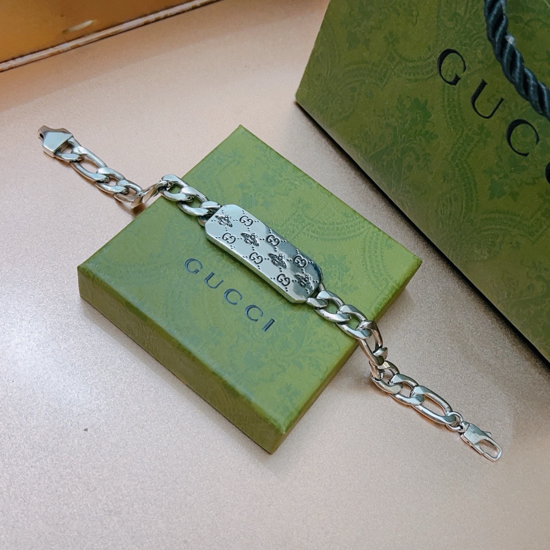 Gucci luxury bracelet 2