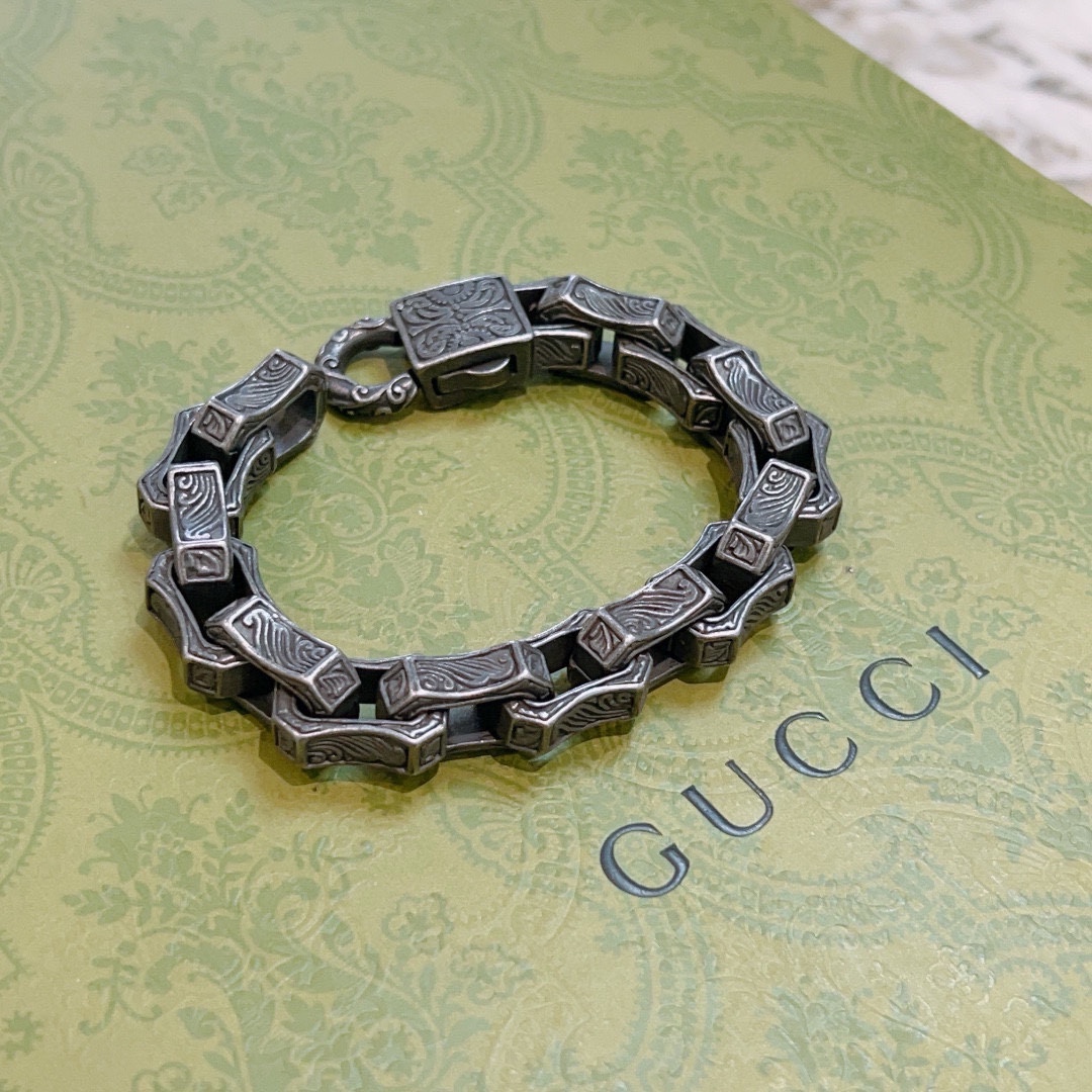 Gucci luxury bracelet 2