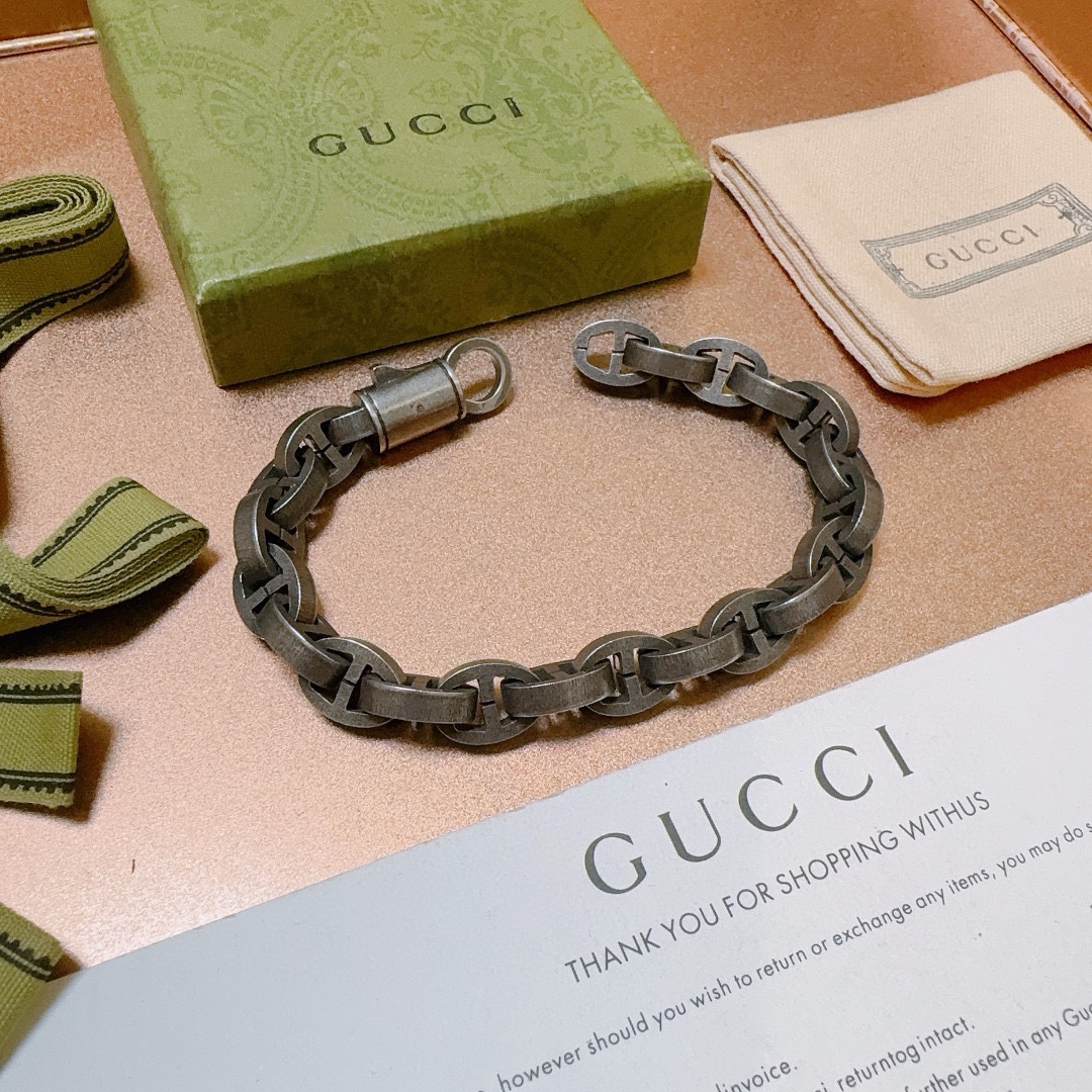 古驰推荐款2025最新出炉🌼 Gucci古驰手链最新款的经典款 精致无论款式 质感 都是绝对的顶尖feel 只要看一眼就懂了 超 nice 8