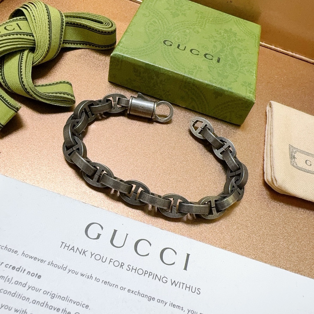 古驰推荐款2025最新出炉🌼 Gucci古驰手链最新款的经典款 精致无论款式 质感 都是绝对的顶尖feel 只要看一眼就懂了 超 nice 3