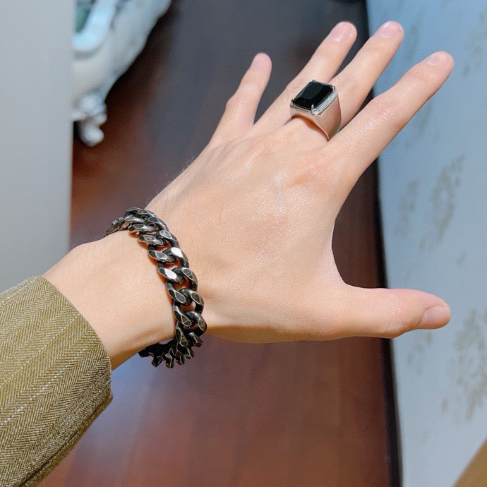 Gucci luxury bracelet 2