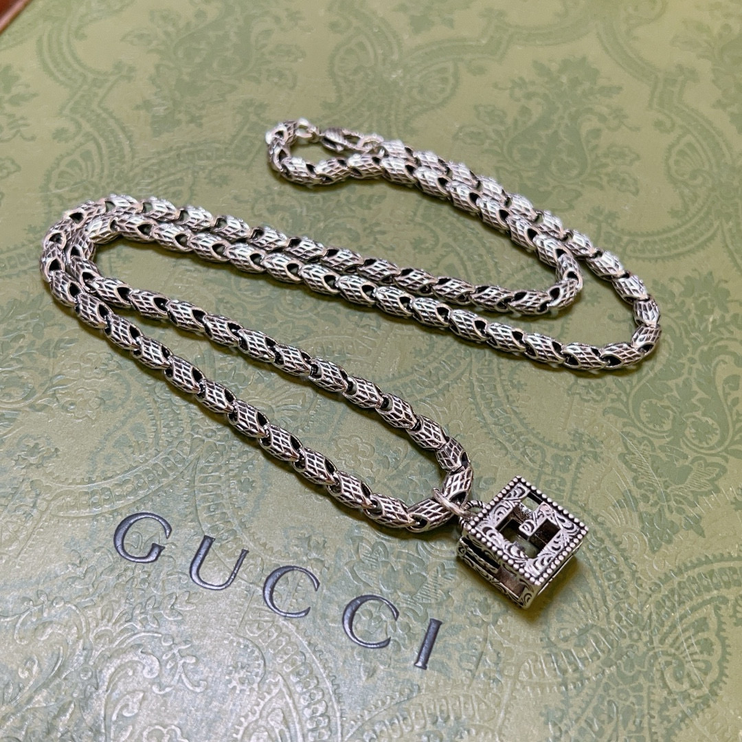 Gucci luxury necklace 2