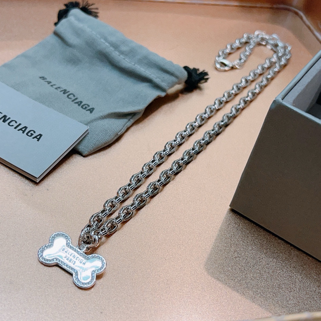 Balenciaga luxury necklace 9