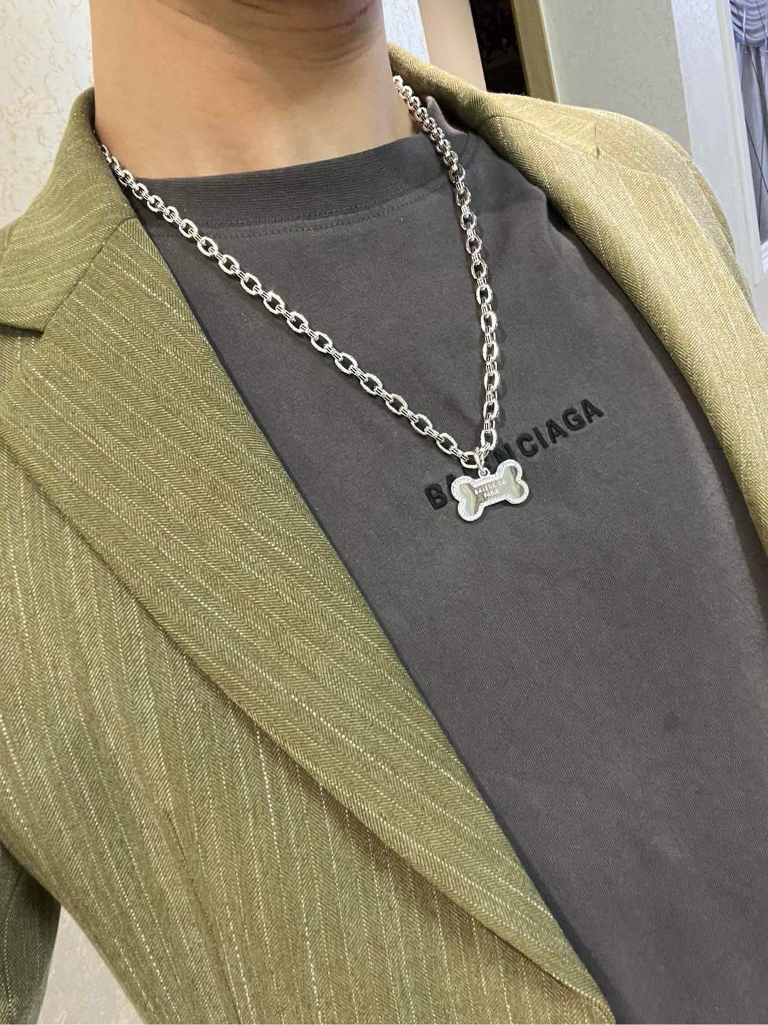 Balenciaga luxury necklace 3