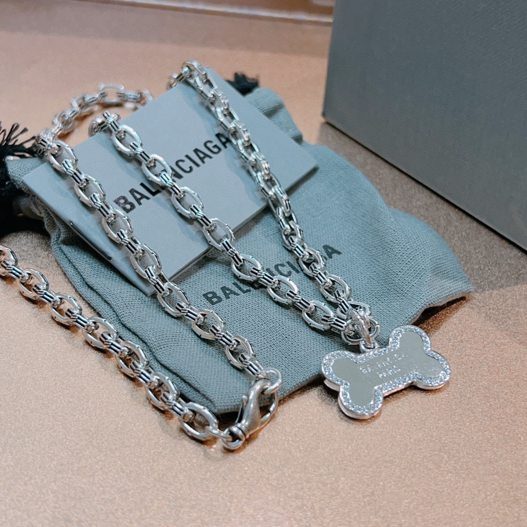 Balenciaga luxury necklace 6