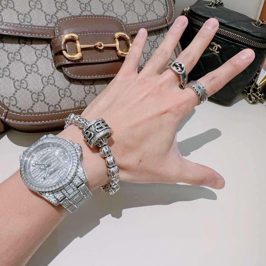Balenciaga luxury bracelet 3