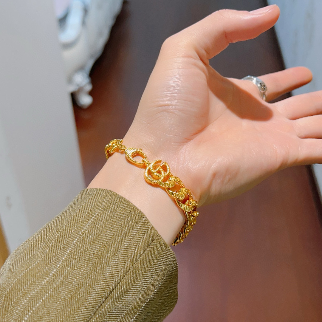 Gucci luxury bracelet 9