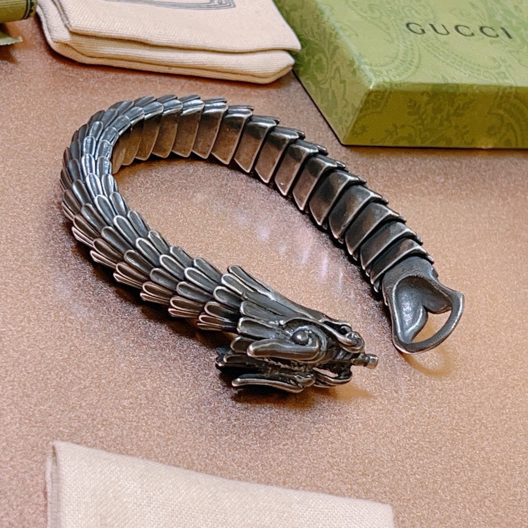 Gucci luxury bracelet 7