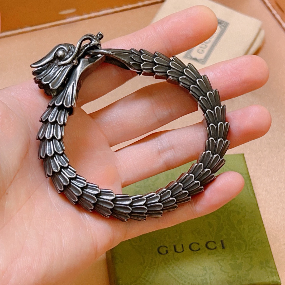 Gucci luxury bracelet 2