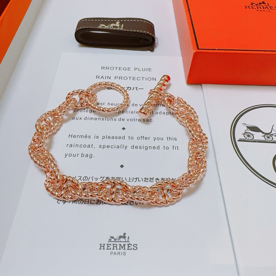 NO:109347,New Hermes bracelet thickened rose gold version. High-end precision version [color] [color] Many internet celebrities have the same style. Hermes bracelets are so tested by the master's craftsmanship. It is not simple. [color] [color] High-end customization, same style for men and women. Hermes is popular. 1:1 super exquisite star. The same style k gold texture, and the high-end craftsmanship is created. It is really awesome to use, and the jewelry is boutique, hermes, bracelet19860909批.新款爱马仕手链加厚玫瑰金版.高级精工版[色][色]众多网红同款 爱马仕手链太考验师傅的手艺了 要确保每个细节都到位不简单[色][色] 高端定制 男女同款 爱马仕火爆 1:1超精赞明星 同款 k金质感,精工高端工艺打造出炉. 上手真的赞爆,饰品精品,hermes,bracelet,Jewelry