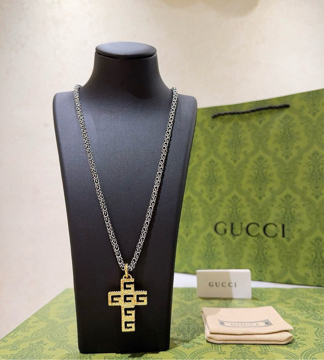 Gucci luxury necklace