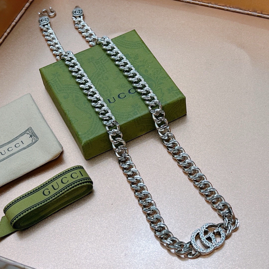 Gucci luxury necklace 9