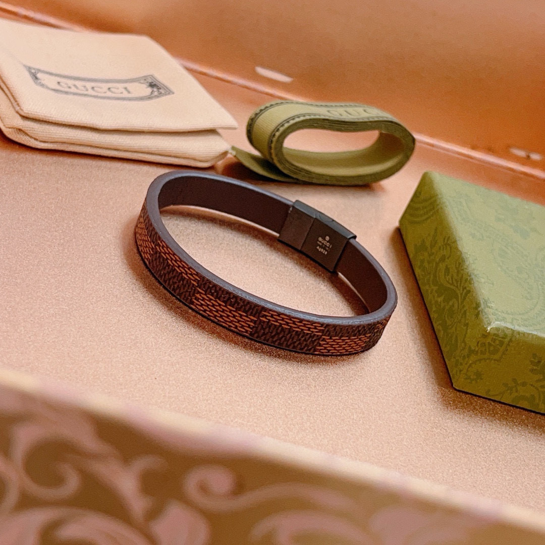 Gucci luxury designer product 8