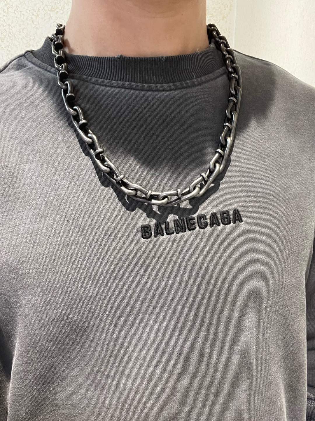 货🔹🔹新品 巴黎世家项链 Balenciaga 新款项链全钉项链🔹 细节做工精细 每个细节流程到位 设计工艺精细 款 设计独特 复古风格 巴黎 3