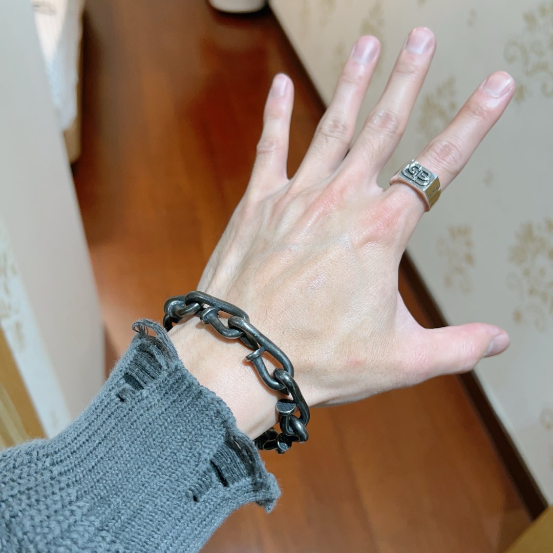 Balenciaga luxury bracelet 3