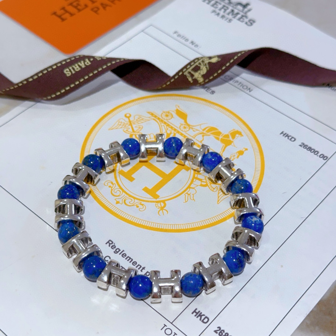 NO:110495,Batch New product release Hermas bracelet Luxury Hermas bracelet Natural stone lapis lazuli bracelets men and women The latest full beaded bracelet has a higher grade Stars same style Anger Forest series H retro Hermes bracelet Size: 16-24 cm Details are used for the old version Non-market shiny style Non-market ordinary style This model has been released all the time Hermes is selling very well. Very easy to match clothes, jewelry quality, hermes, hermes, bracelet19860909批 新品发布 Hermas爱马仕手链奢华爱马仕手串 天然石青金石手链男女同款 最新款全件串珠手链档次更高明星同款Anger Forest系列H复古爱马仕手链 尺寸:16-24厘米 细节对版做旧处理 非市面亮面版型 非市面普通做这款一直在出 爱马仕里面热卖款 非常好搭配衣服,饰品精品,hermes,hermes,bracelet,Jewelry