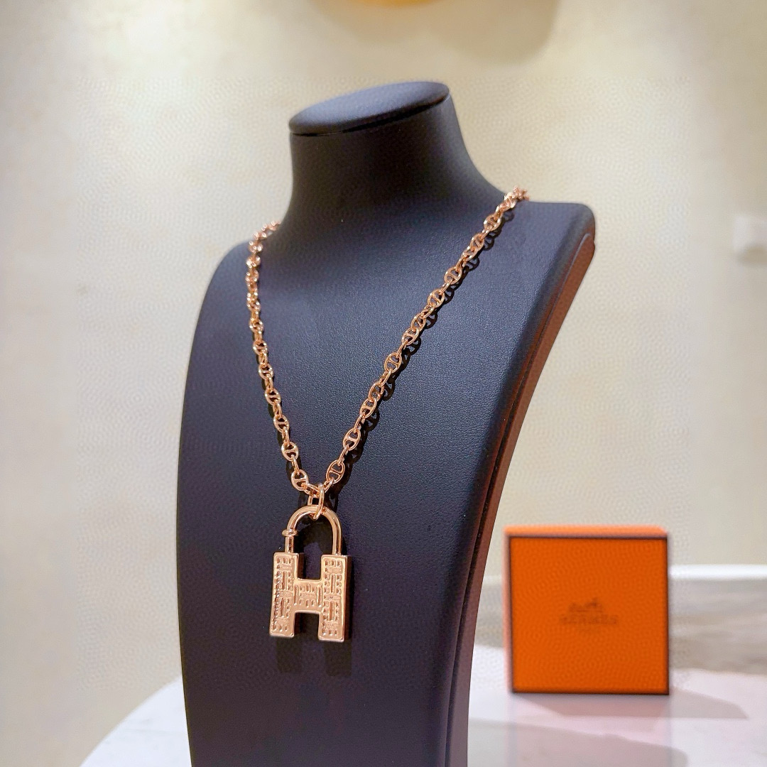 Hermès luxury necklace 2