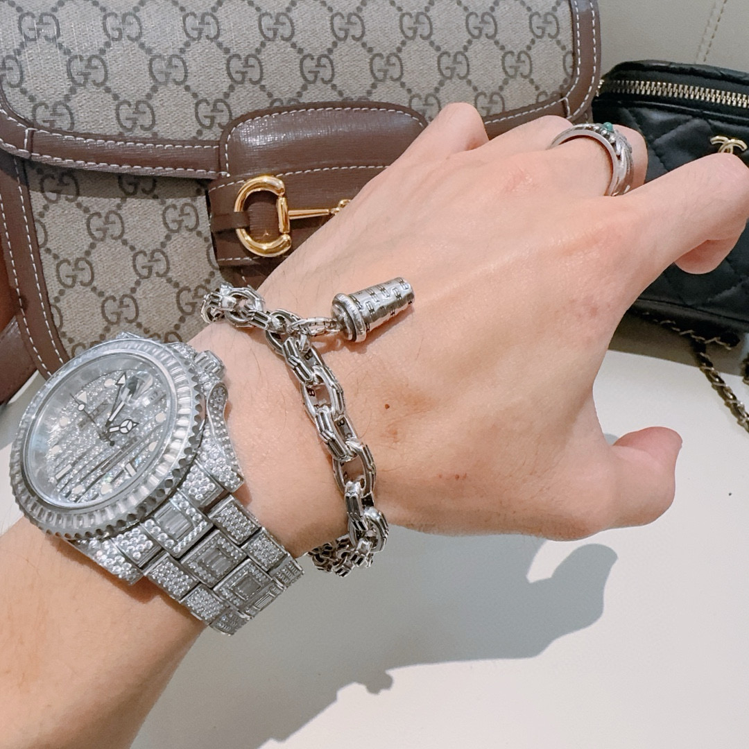 Balenciaga luxury bracelet 9