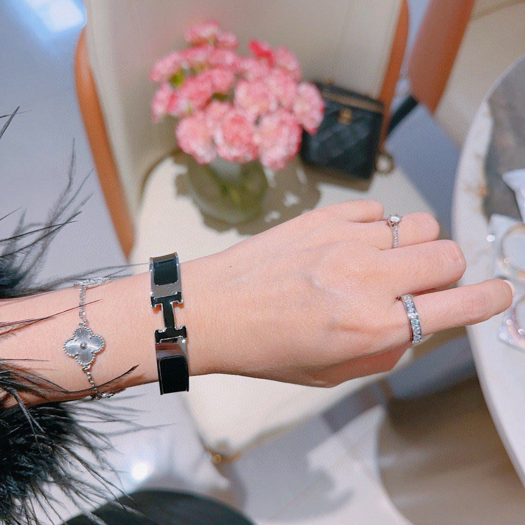 Hermès Haute Joaillerie Fine Jewelry Earrings Necklace Ring Ref.423058E5 6