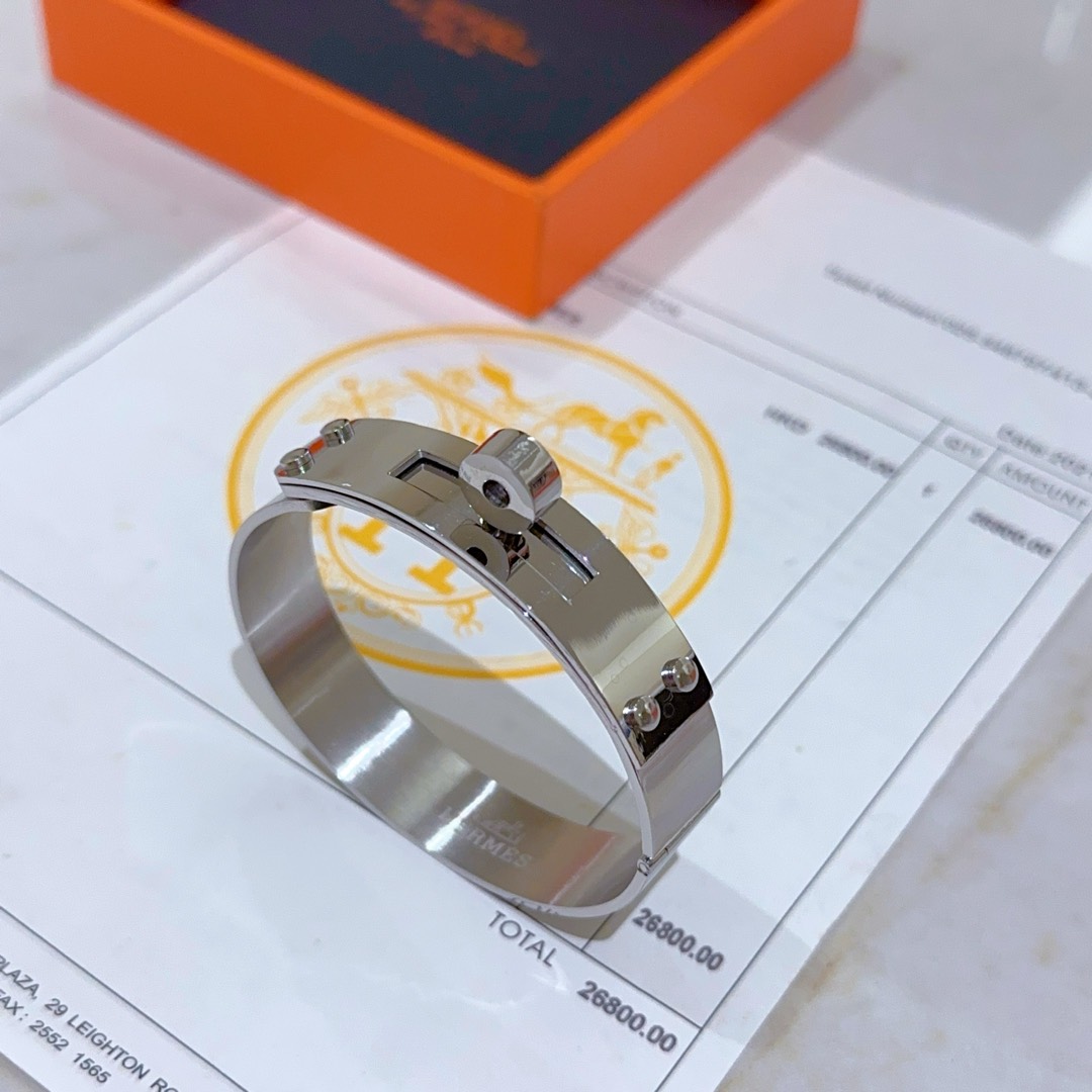 Hermès item 5