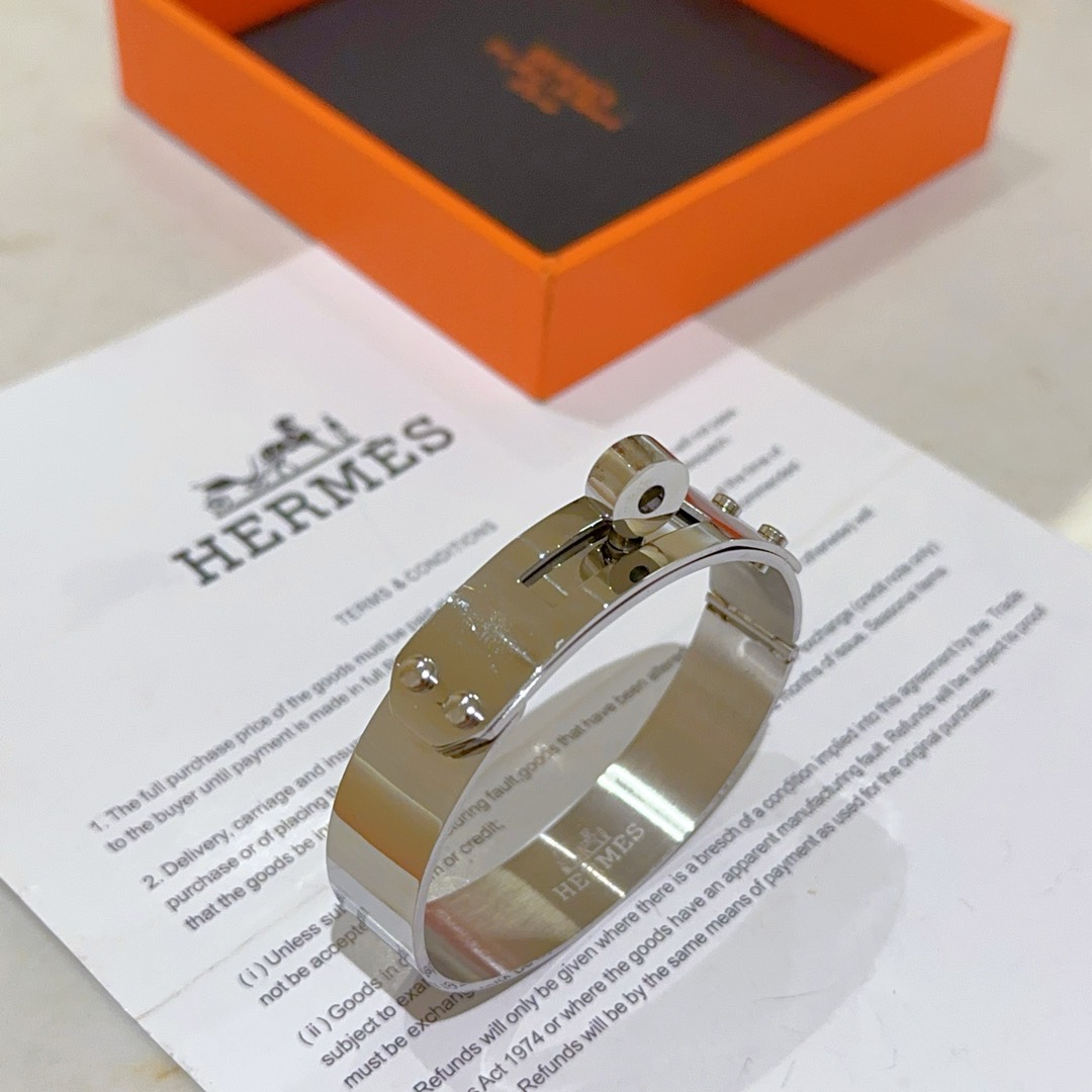 Hermès item 2