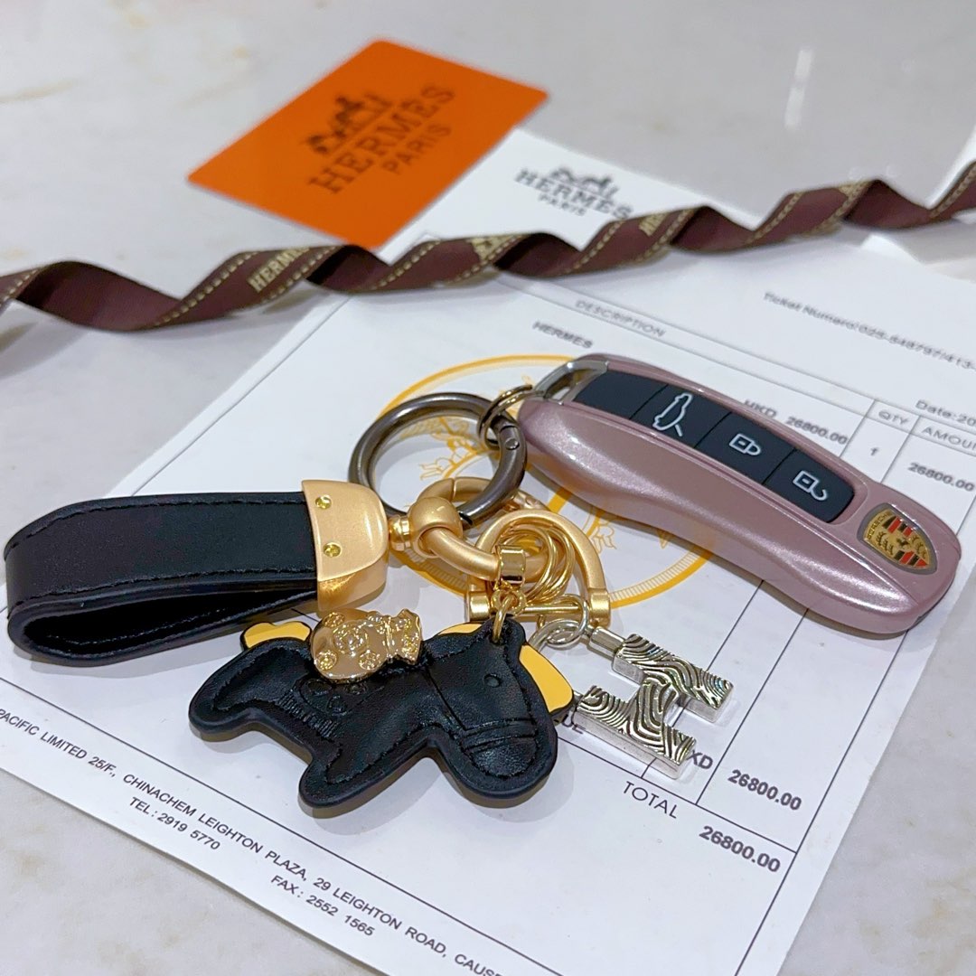 Luxurious Custom Hermes Key Buttons in Platinum with Fine Craftsmanship - 图片 3