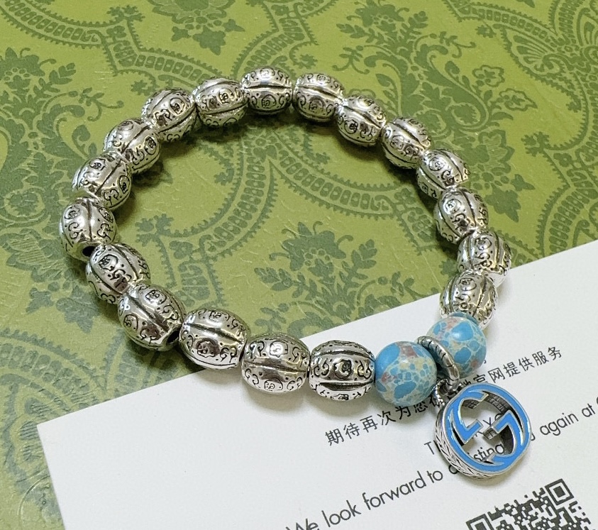 NO:109912,Batch New product release Gucci bracelet Luxury Gucci bracelet Snakes Stone bracelet Crystal men and women The latest full beaded bracelet grade is higher Stars same Anger Forest series double g retro Gucci bracelet Size: 16-24 cm Details are used to treat the version Non-market shiny style Non-market ordinary style This model has been released all the time Gucci is selling very well. Very easy to match clothes, jewelry quality, gucci, bracelet, snakeskin19860909批 新品发布 古驰手链奢华古驰手串 蛇皮石手链水晶男女同款 最新款全件串珠手链档次更高明星同款Anger Forest系列双g复古古驰手链 尺寸:16-24厘米 细节对版做旧处理 非市面亮面版型 非市面普通做这款一直在出 古驰里面热卖款 非常好搭配衣服,饰品精品,gucci,bracelet,snakeskin,Jewelry