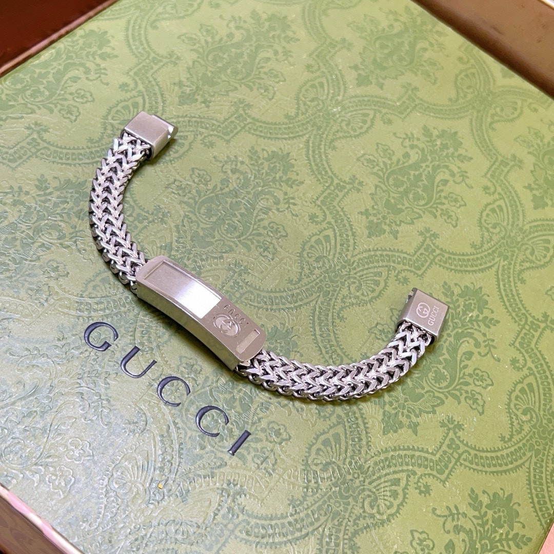 Gucci luxury bracelet 4