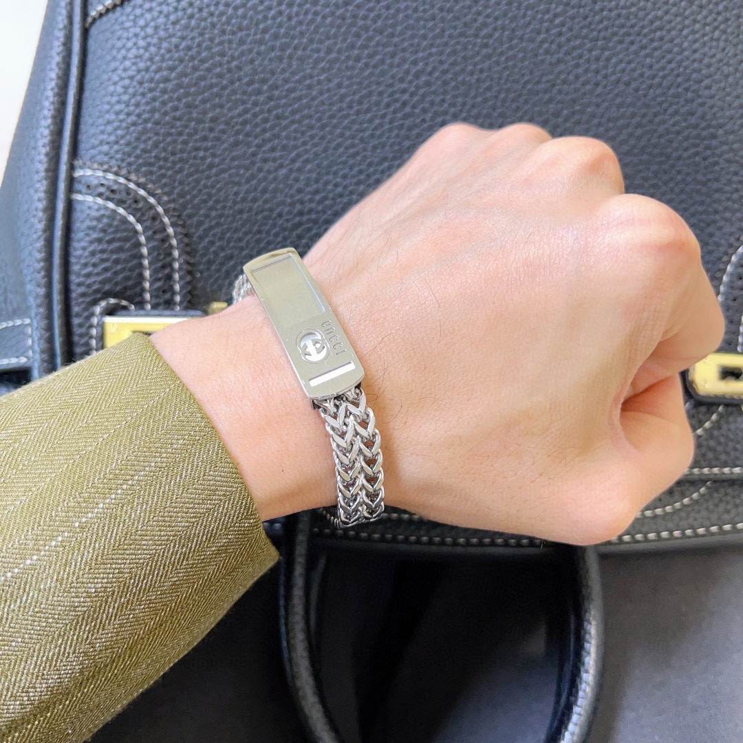 Gucci luxury bracelet 9