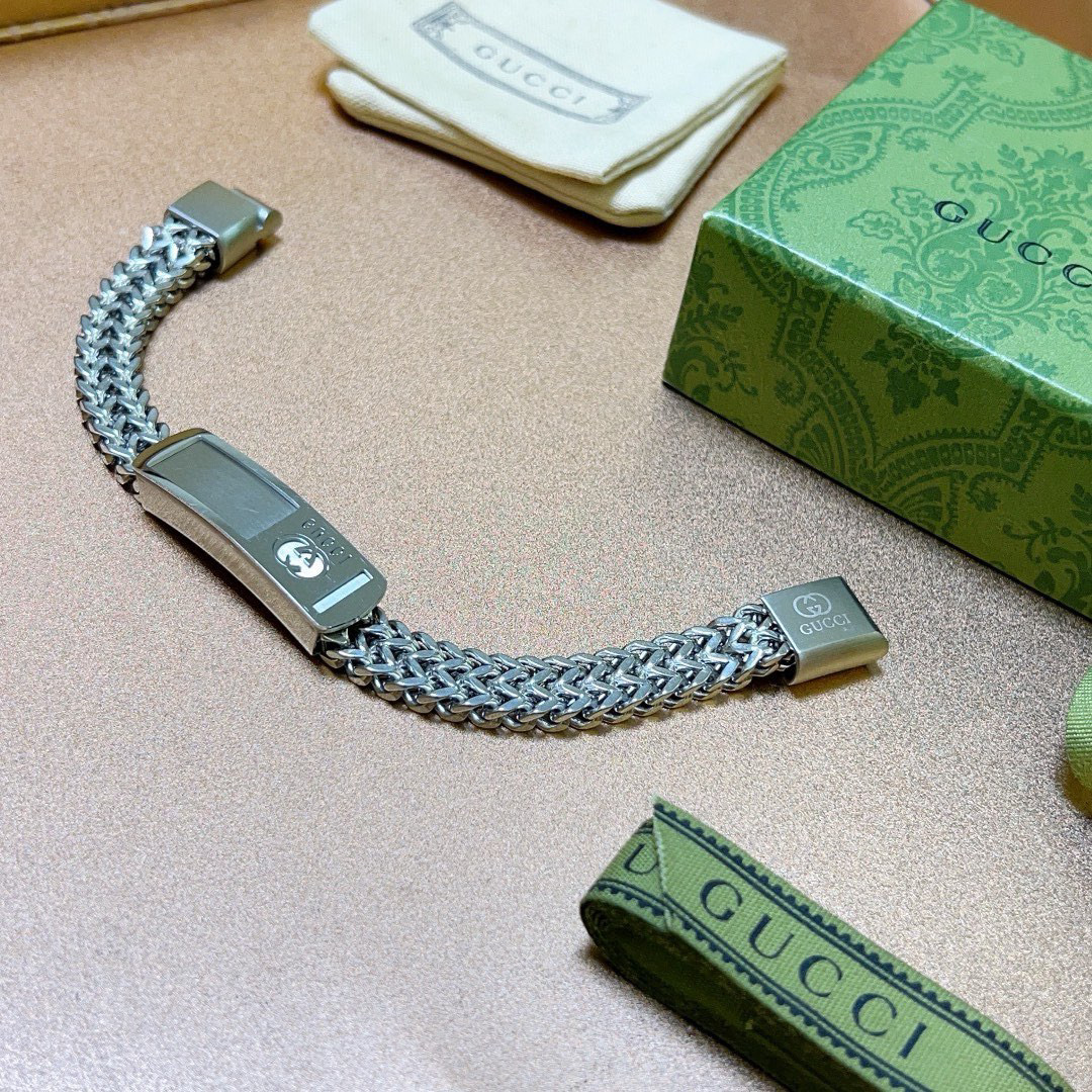 Gucci luxury bracelet 2