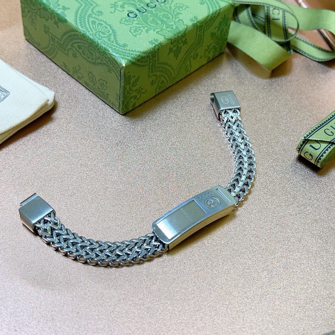 Gucci luxury bracelet 7