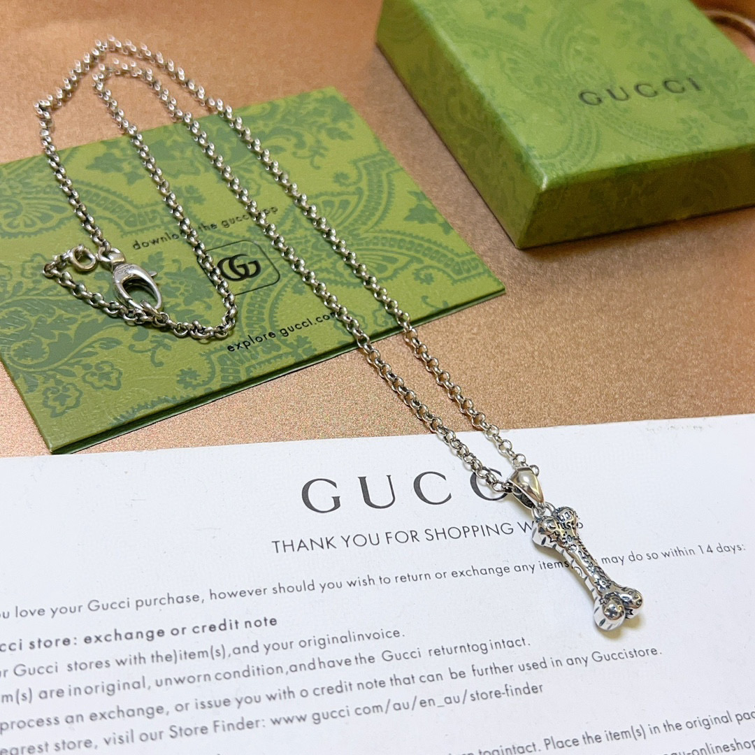 NO:109935,New products are released. The latest model of Gucci necklace has higher chain grade. Stars. The same style. The double G classic model Gucci art design concept. Necklace series. Retro necklace clothing instantly feels high-end. Details are retro. Non-market bright style. This model has been released. Gucci is popular in it. Very easy to match with trendy clothes, fine accessories, gucci, necklace19860909批新品发布 古驰项链最新款链条档次更高明星同款Anger Forest系列双G经典款古驰艺术设计理念项链系列复古项链服饰瞬间高级感 细节对版复古处理 非市面亮面版型 这款一直在出 古驰里面热卖款 非常好搭配潮流衣服,饰品精品,gucci,necklace,Jewelry